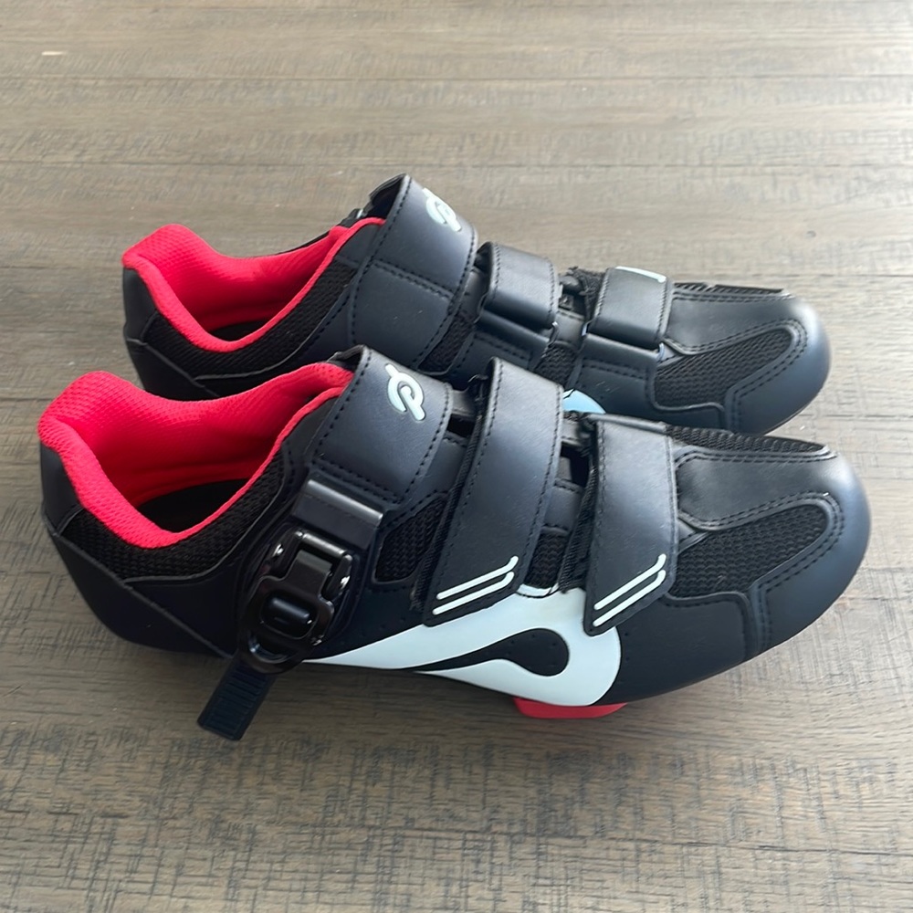 Never been worn size 9 peloton cycling shoes